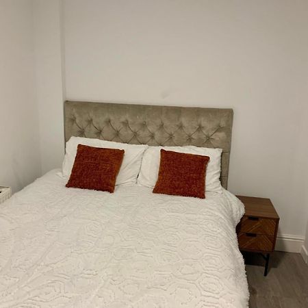 M4M Rooms- Ng8 5Np Room 1 Νότιγχαμ Εξωτερικό φωτογραφία