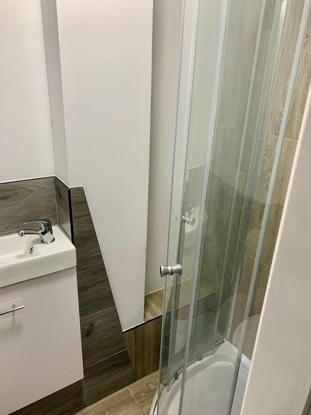 M4M Rooms- Ng8 5Np Room 1 Νότιγχαμ Εξωτερικό φωτογραφία